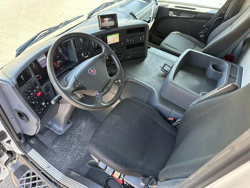 Vinçli kamyon Scania P410 8x4 TRIDEM + CRANE HIAB 244 EP-4 HIDUO - RETARDER - LIFT + STEERING AXLE - *327.000km* - RADIO: fotoğraf 14