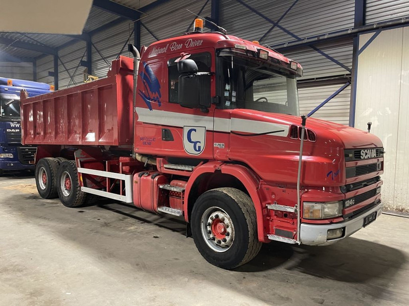 Scania T124-420 TORPEDO HAUBE - 6x4 - KIPPER - MANUAL GRS900 3+3 - STEEL SPRING / BALLIESTAS / LAMES / BLATT - Damperli kamyon: fotoğraf 1 Scania T124-420 TORPEDO HAUBE - 6x4 - KIPPER - MANUAL GRS900 3+3 - STEEL SPRING / BALLIESTAS / LAMES / BLATT - Damperli kamyon: fotoğraf 1