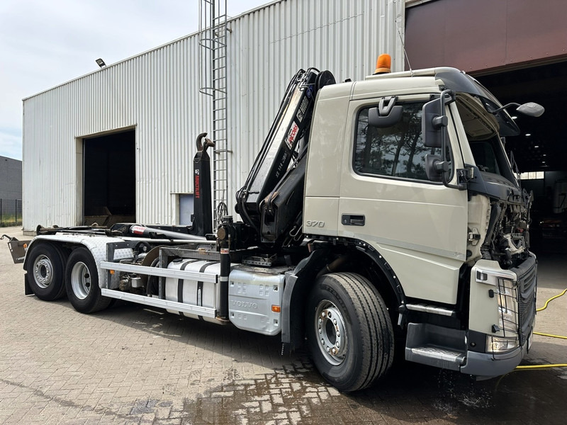 Volvo FM 370 6x2 HOOKLIFT 21T + CRANE HIAB 144 E-4 HIDUO - ENGINE / GEARBOX OK - CHASSIS OK - RUNNING + DRIVING - BE TRUCK - Kancalı yükleyici kamyon, Vinçli kamyon: fotoğraf 1 Volvo FM 370 6x2 HOOKLIFT 21T + CRANE HIAB 144 E-4 HIDUO - ENGINE / GEARBOX OK - CHASSIS OK - RUNNING + DRIVING - BE TRUCK - Kancalı yükleyici kamyon, Vinçli kamyon: fotoğraf 1