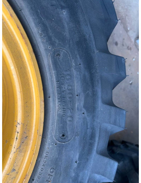Bridgestone 1000 x 20 Set / 10.00 x 20: 4x2 Tyres - Lastikler ve jantlar - İş makinaları: fotoğraf 4 Bridgestone 1000 x 20 Set / 10.00 x 20: 4x2 Tyres - Lastikler ve jantlar - İş makinaları: fotoğraf 4