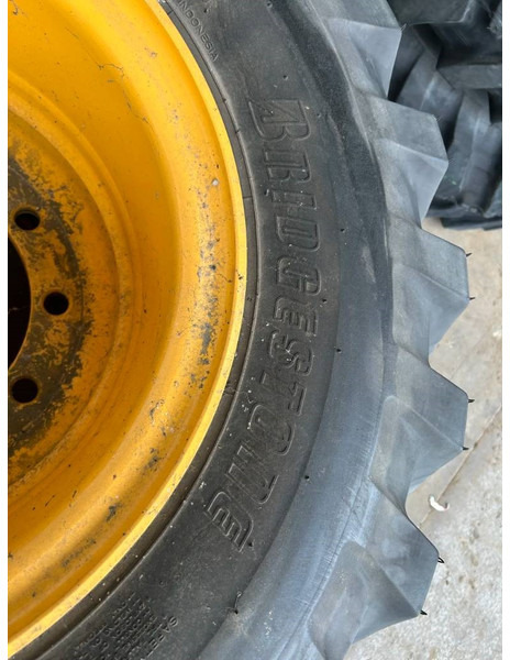 Bridgestone 1000 x 20 Set / 10.00 x 20: 4x2 Tyres - Lastikler ve jantlar - İş makinaları: fotoğraf 2 Bridgestone 1000 x 20 Set / 10.00 x 20: 4x2 Tyres - Lastikler ve jantlar - İş makinaları: fotoğraf 2