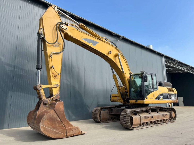Paletli ekskavatör Cat 330D LN: fotoğraf 1
