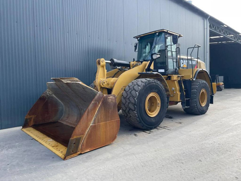 Tekerlekli yükleyici Cat 966M: fotoğraf 1