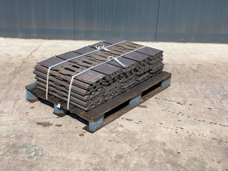 Hitachi EX270 / EX300 / EX310 Shoes/Pads - Çerçeve/ Şasi - İş makinaları: fotoğraf 1 Hitachi EX270 / EX300 / EX310 Shoes/Pads - Çerçeve/ Şasi - İş makinaları: fotoğraf 1