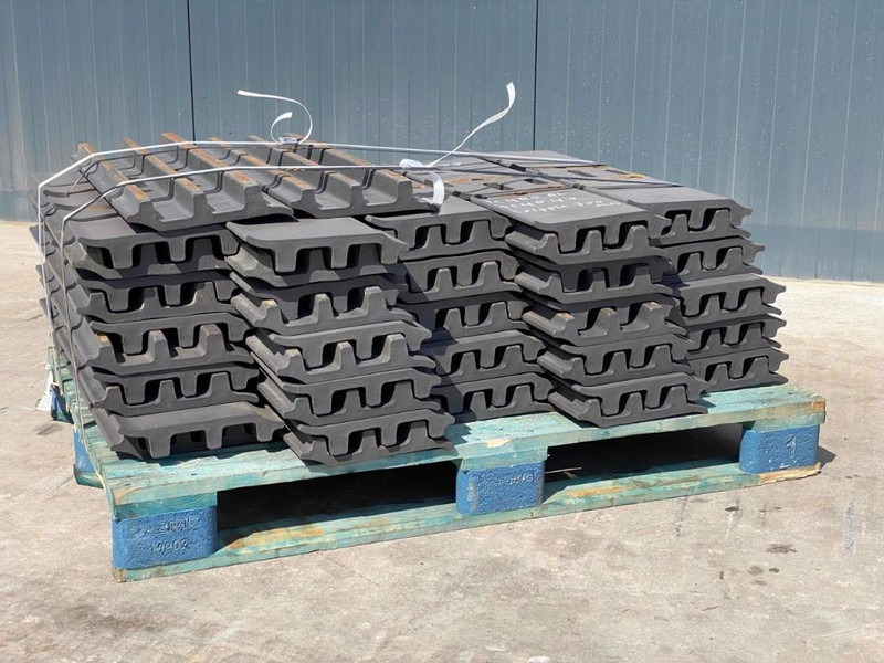 Komatsu PC300 / PC360 / PC400 Shoes/Pads - Çerçeve/ Şasi - İş makinaları: fotoğraf 3 Komatsu PC300 / PC360 / PC400 Shoes/Pads - Çerçeve/ Şasi - İş makinaları: fotoğraf 3