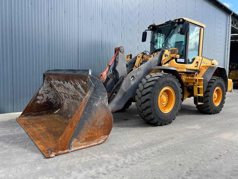 Volvo L90F - Tekerlekli yükleyici: fotoğraf 1 Volvo L90F - Tekerlekli yükleyici: fotoğraf 1