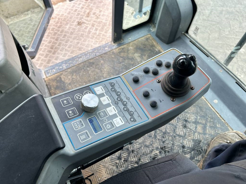 Wirtgen WR200XLi - Silindir makinesi: fotoğraf 4 Wirtgen WR200XLi - Silindir makinesi: fotoğraf 4