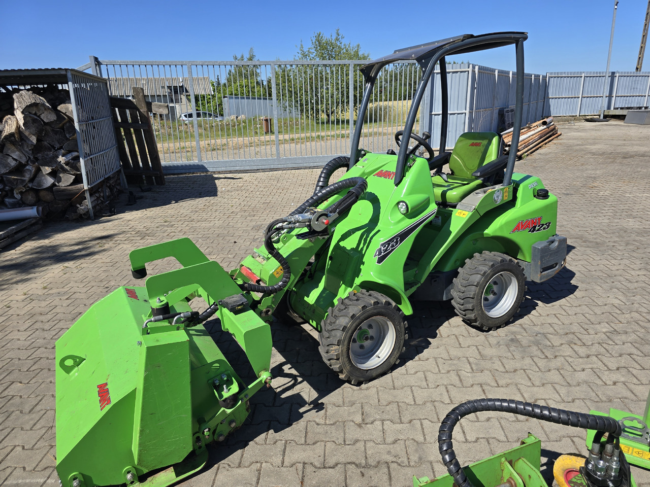 AVANT 423 - Mini yükleyici: fotoğraf 1 AVANT 423 - Mini yükleyici: fotoğraf 1