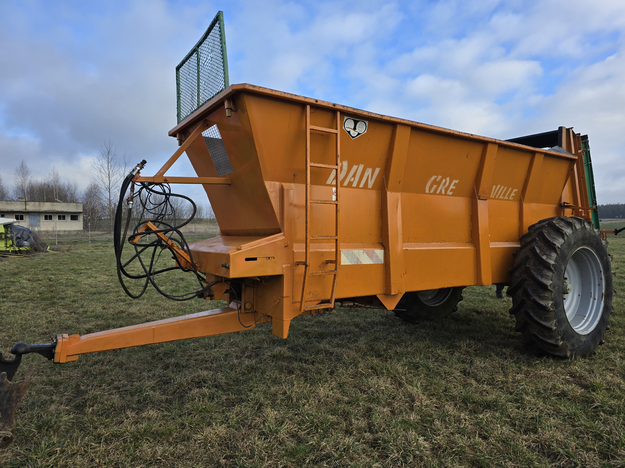 DANGREVILLE 14 - Gübresi serpme makinesi: fotoğraf 1 DANGREVILLE 14 - Gübresi serpme makinesi: fotoğraf 1