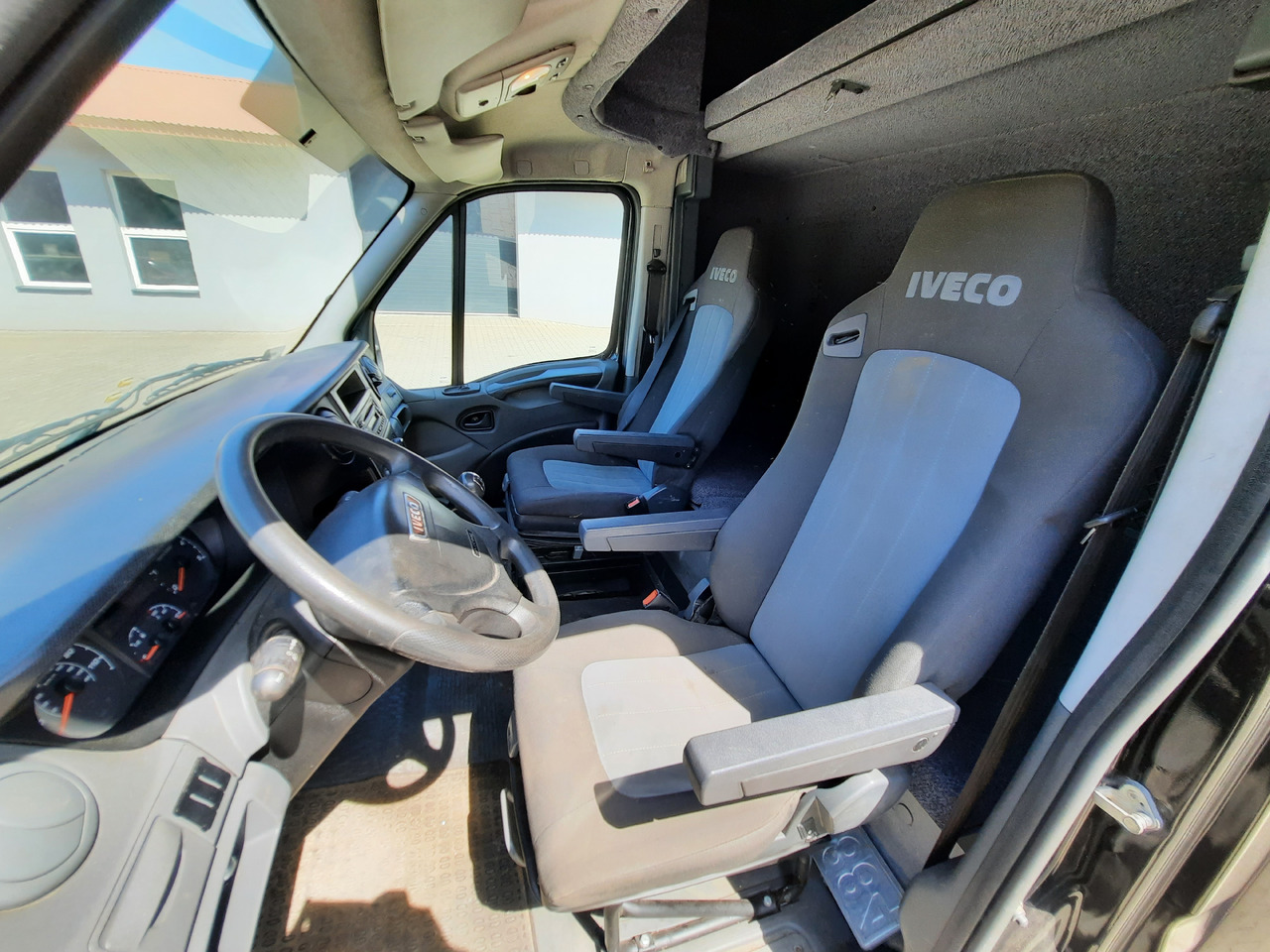 Iveco DAILY 35S11 podnośnik koszowy - Platform/ Açık kasa römork: fotoğraf 5 Iveco DAILY 35S11 podnośnik koszowy - Platform/ Açık kasa römork: fotoğraf 5