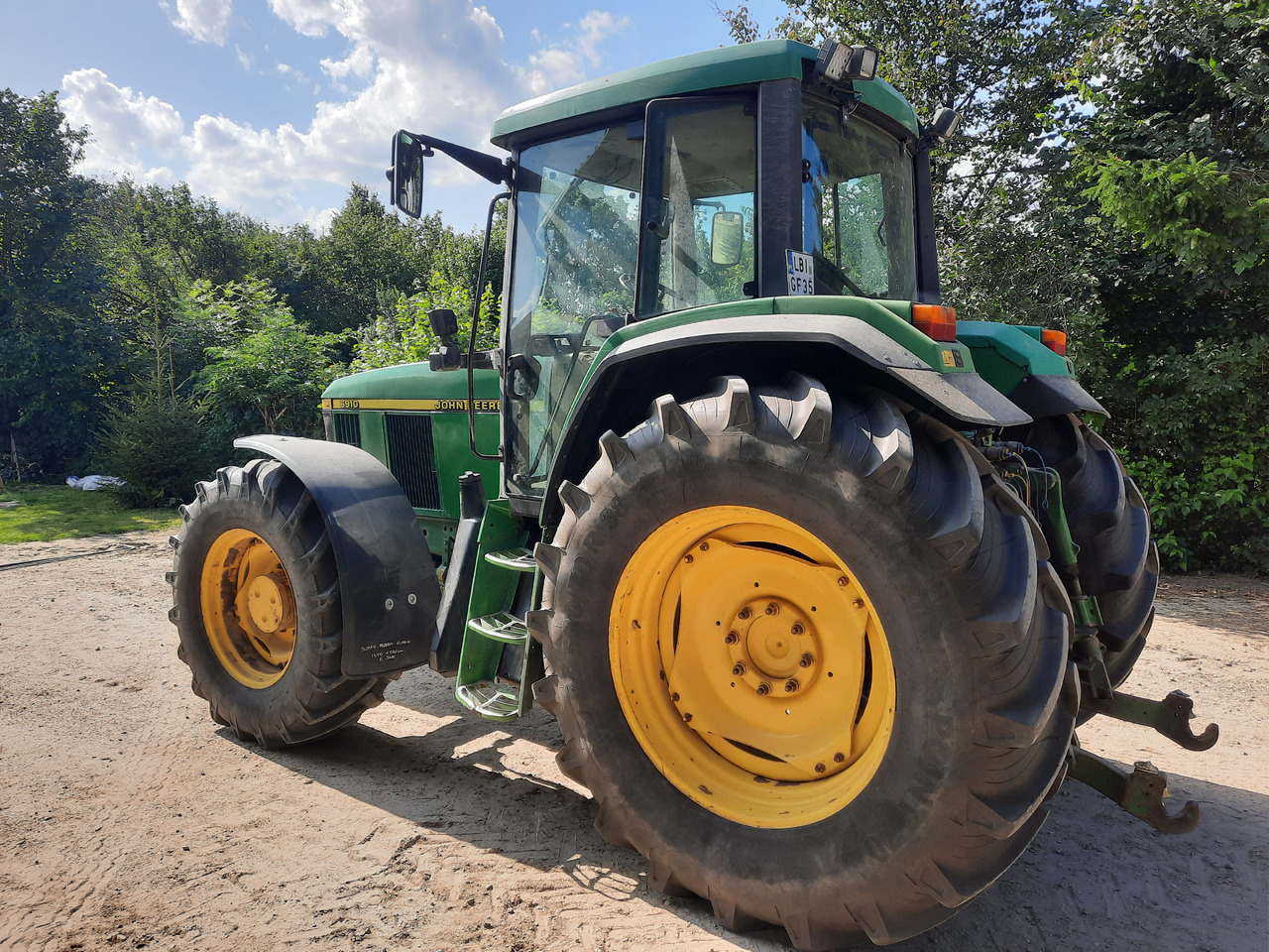 JOHN DEERE 6910 - Traktör: fotoğraf 1 JOHN DEERE 6910 - Traktör: fotoğraf 1