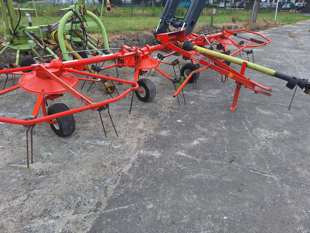 KUHN 5001T - Ot toplama tırmığı: fotoğraf 1 KUHN 5001T - Ot toplama tırmığı: fotoğraf 1