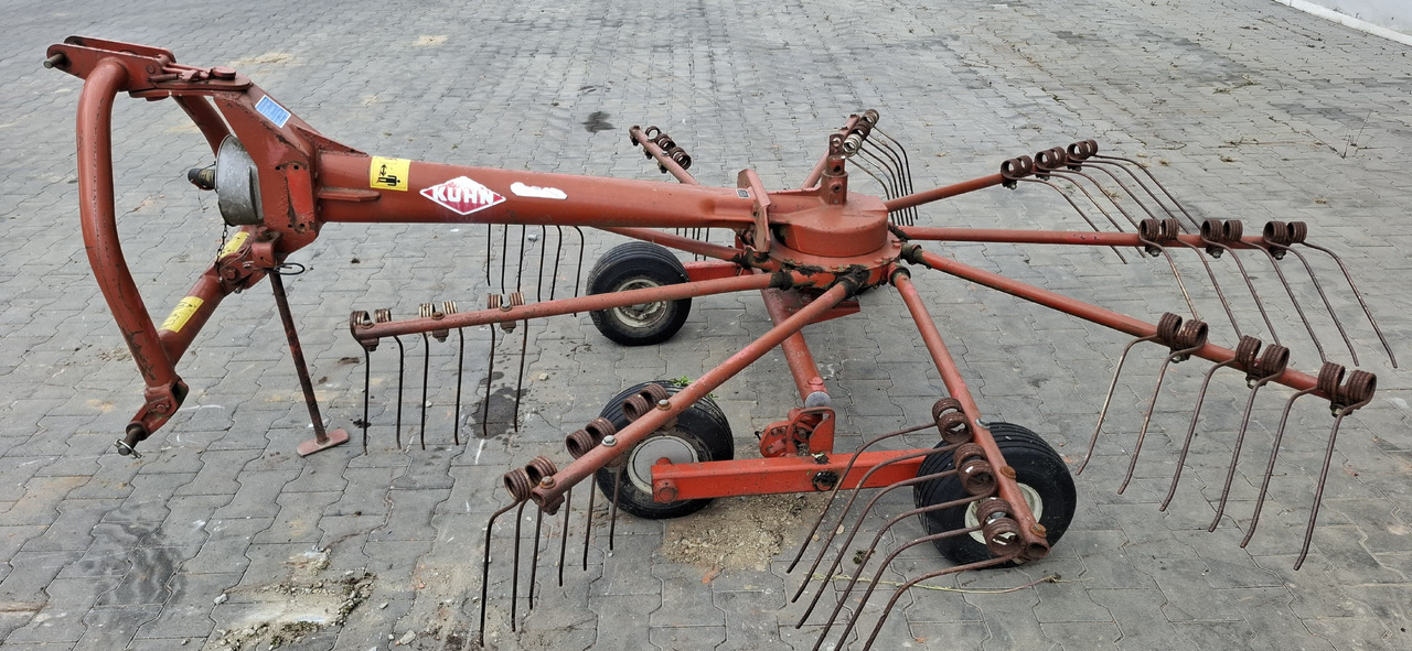 KUHN GA 300 GM - Ot toplama tırmığı: fotoğraf 2 KUHN GA 300 GM - Ot toplama tırmığı: fotoğraf 2