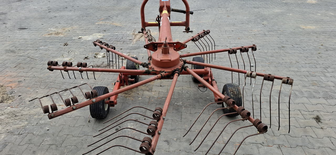 KUHN GA 300 GM - Ot toplama tırmığı: fotoğraf 1 KUHN GA 300 GM - Ot toplama tırmığı: fotoğraf 1