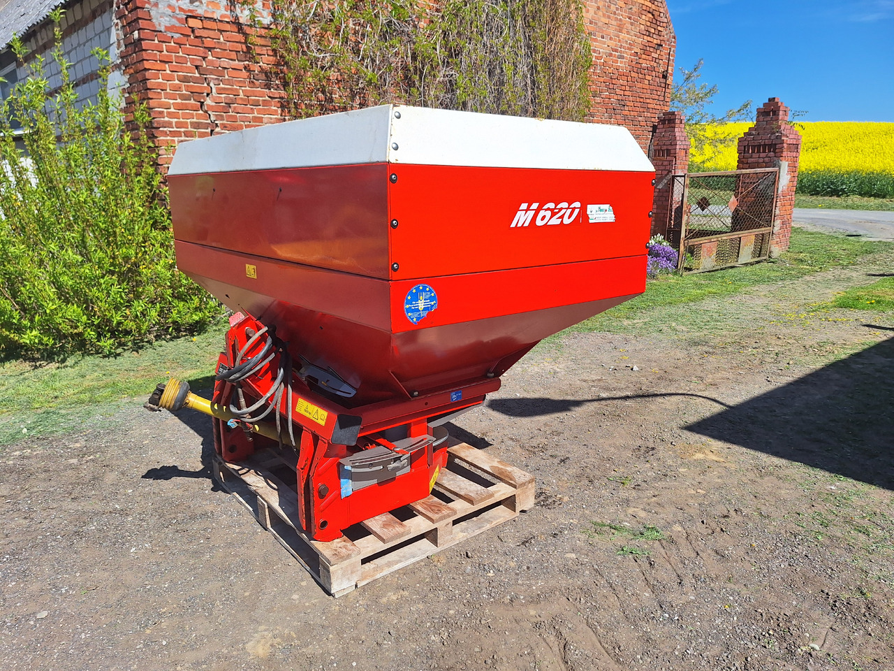 KUHN MDS935 - Gübre serpme makinesi: fotoğraf 1 KUHN MDS935 - Gübre serpme makinesi: fotoğraf 1
