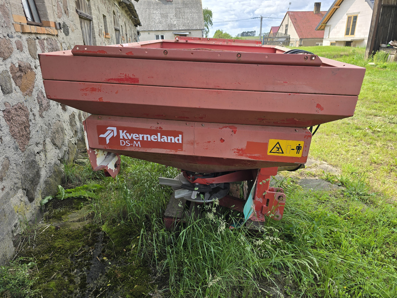 KVERNELAND DS-M 1500 L / 24 m - Gübre serpme makinesi: fotoğraf 4 KVERNELAND DS-M 1500 L / 24 m - Gübre serpme makinesi: fotoğraf 4
