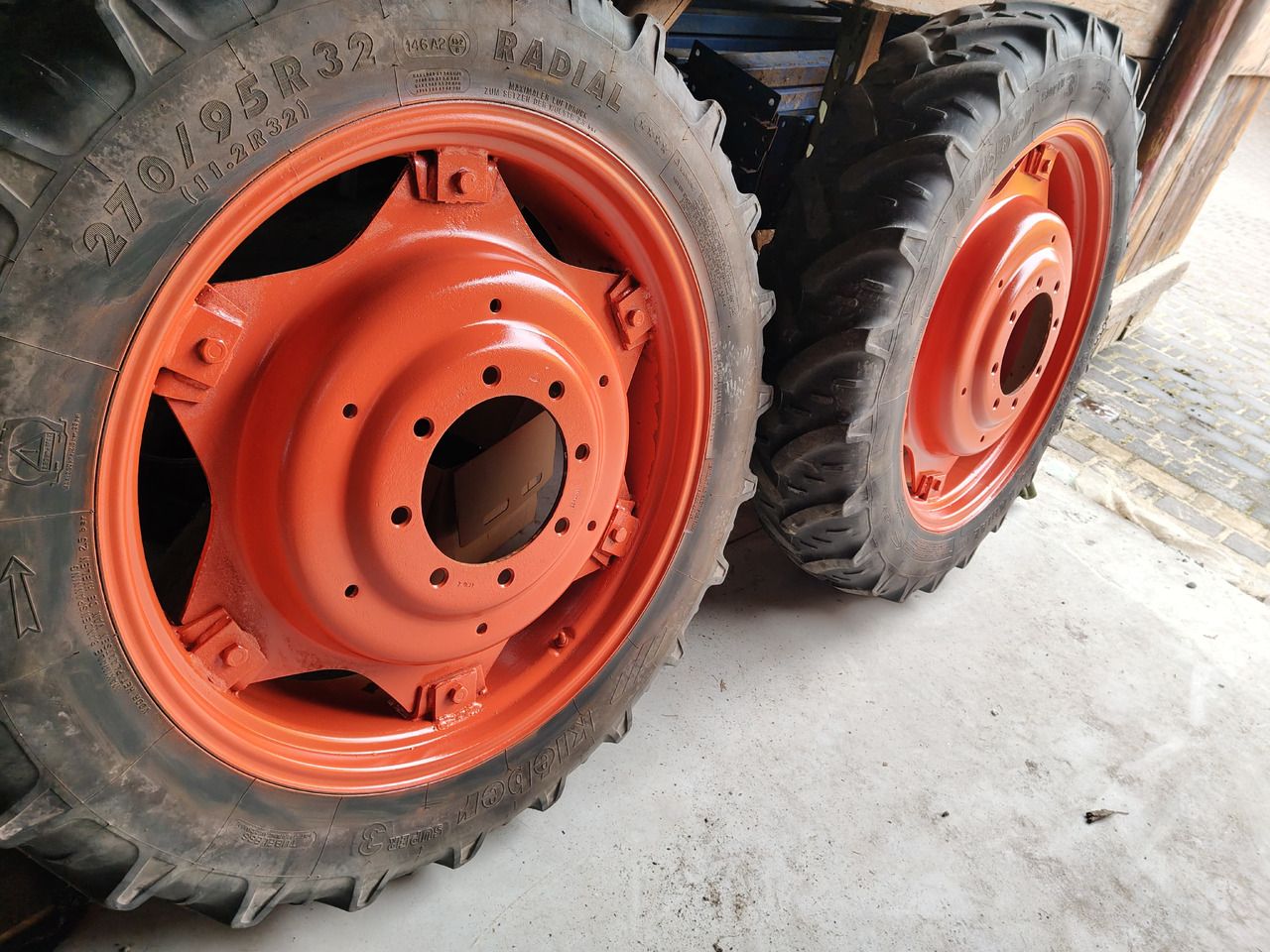 Kleber, Taurus 11.2 R32 (270/95 R32), 9.5 R48 - Komple tekerlek - Tarım araçları: fotoğraf 3 Kleber, Taurus 11.2 R32 (270/95 R32), 9.5 R48 - Komple tekerlek - Tarım araçları: fotoğraf 3