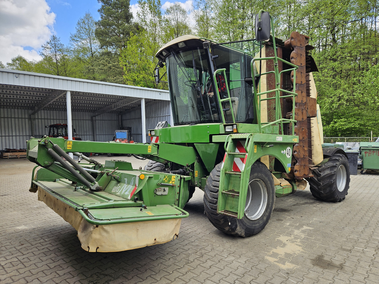 Krone Big M - Çayır biçme makinesi: fotoğraf 1 Krone Big M - Çayır biçme makinesi: fotoğraf 1