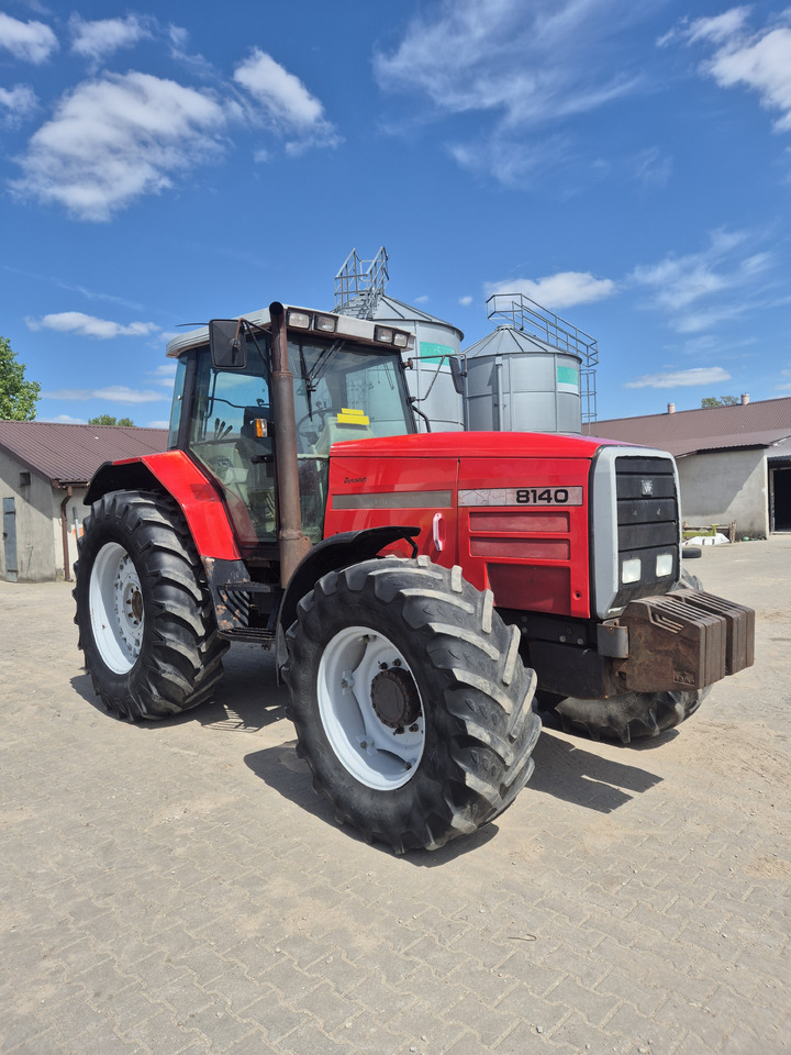 Massey Ferguson - Traktör: fotoğraf 1 Massey Ferguson - Traktör: fotoğraf 1