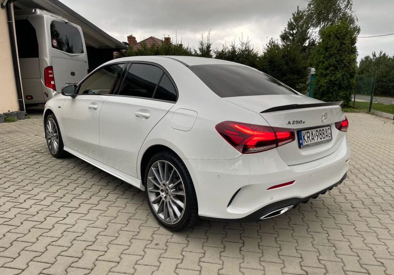 Mercedes A250e - Binek araba: fotoğraf 2 Mercedes A250e - Binek araba: fotoğraf 2