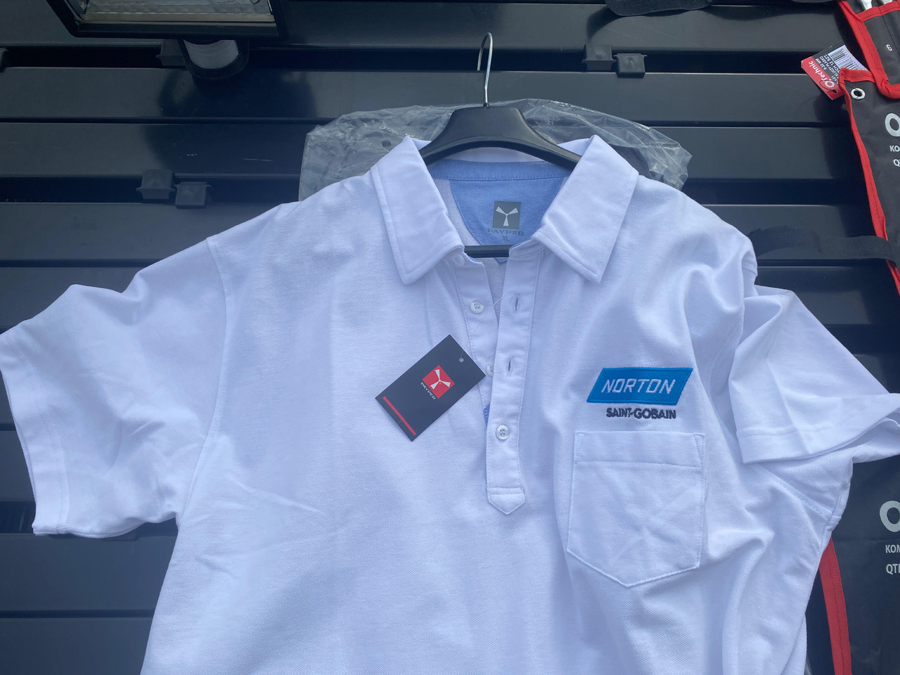 Norton, Dedra ukośnica, zestaw kluczy, lampa z czujnikiem, koszulka Polo - Oto alet: fotoğraf 4 Norton, Dedra ukośnica, zestaw kluczy, lampa z czujnikiem, koszulka Polo - Oto alet: fotoğraf 4