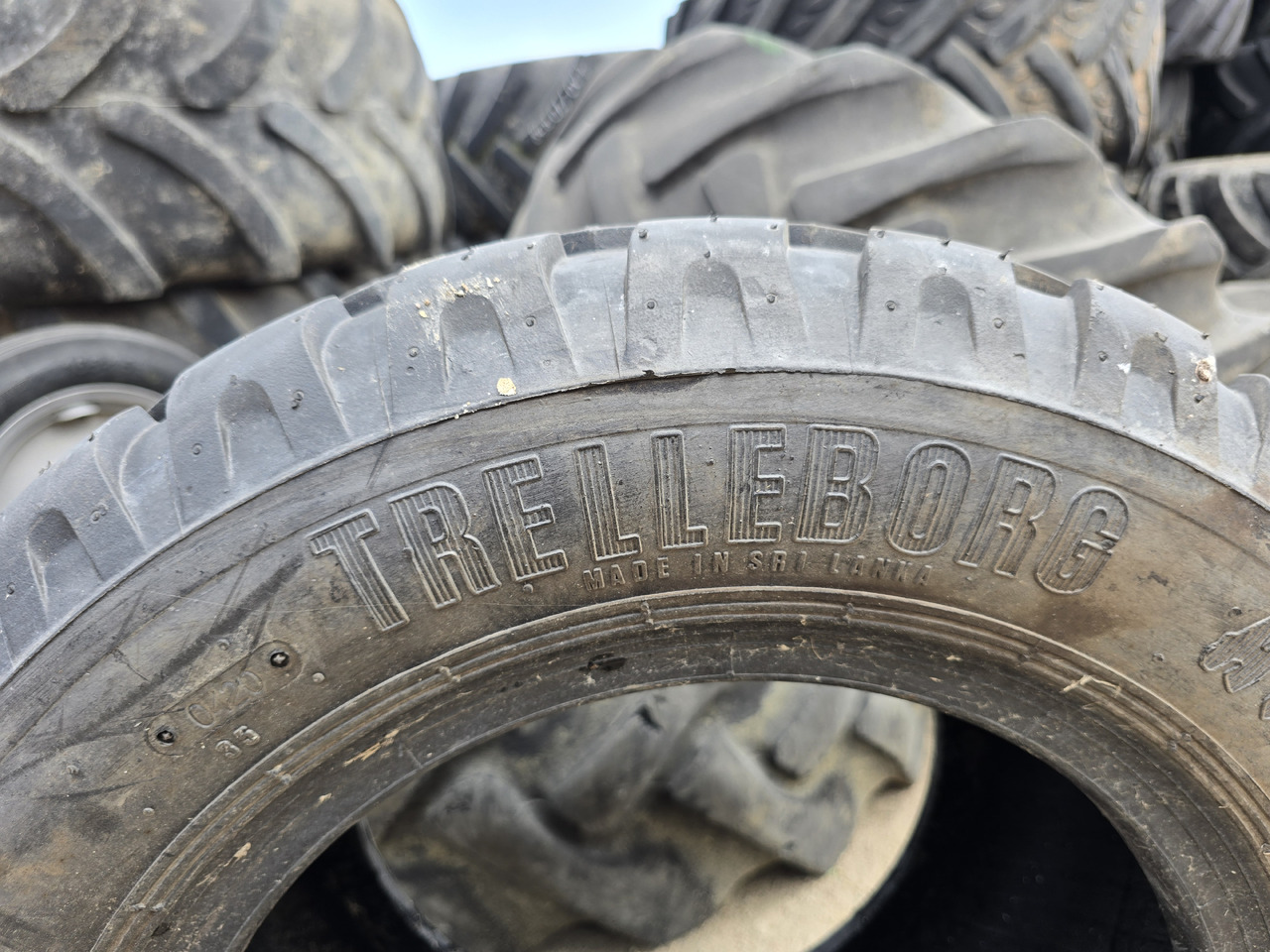 TRELLEBORG 340/55-16 - Lastik - İş makinaları: fotoğraf 5 TRELLEBORG 340/55-16 - Lastik - İş makinaları: fotoğraf 5