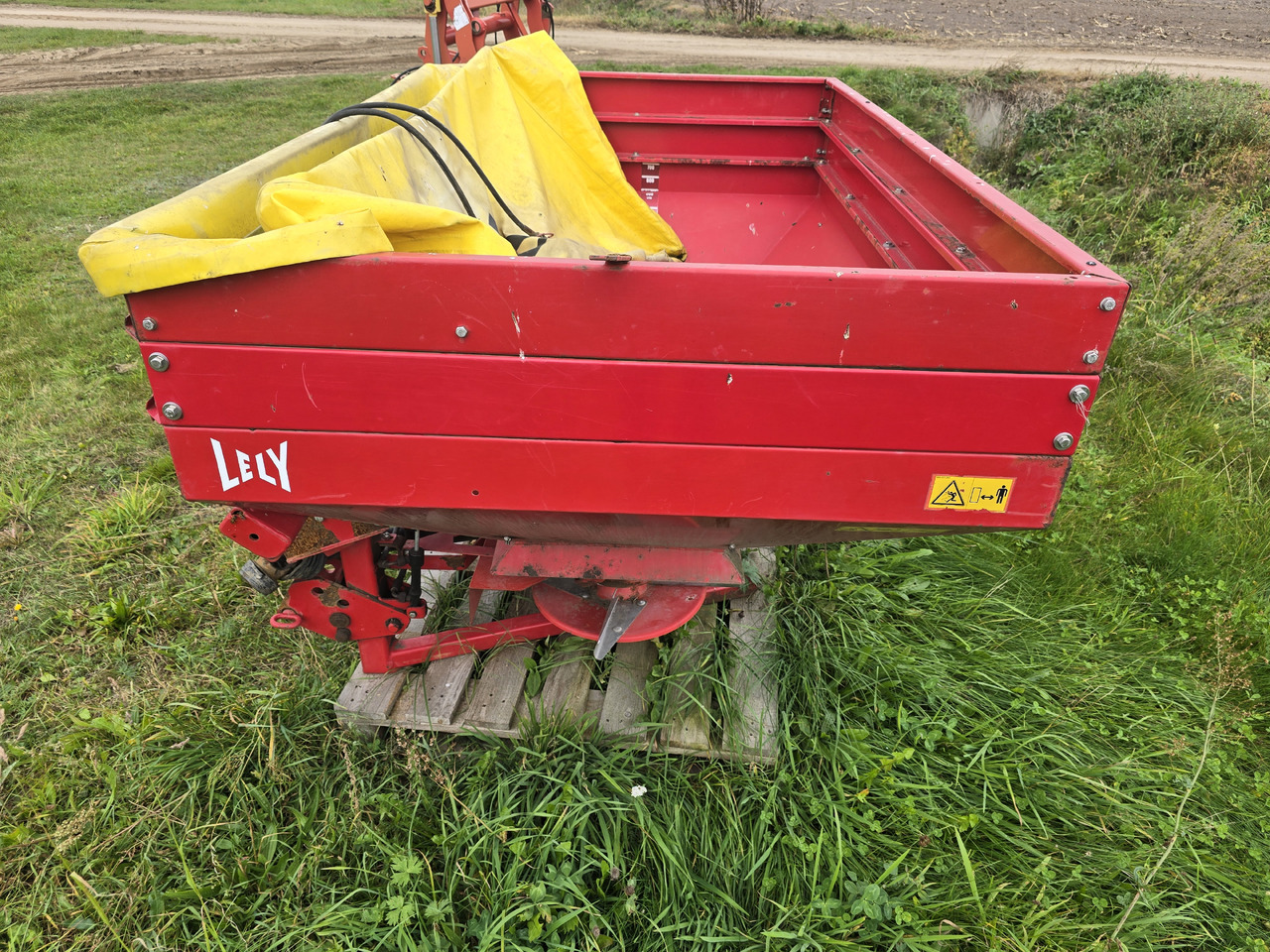 Lely SE 1500 Fertiliner - Gübre serpme makinesi: fotoğraf 4 Lely SE 1500 Fertiliner - Gübre serpme makinesi: fotoğraf 4