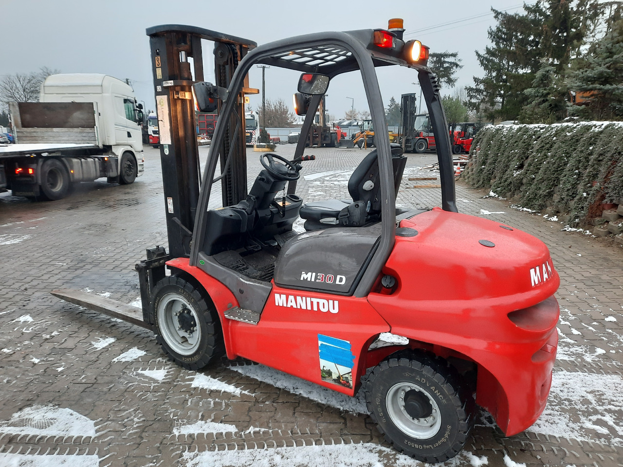 Manitou MI30D - Dizel forklift: fotoğraf 5 Manitou MI30D - Dizel forklift: fotoğraf 5