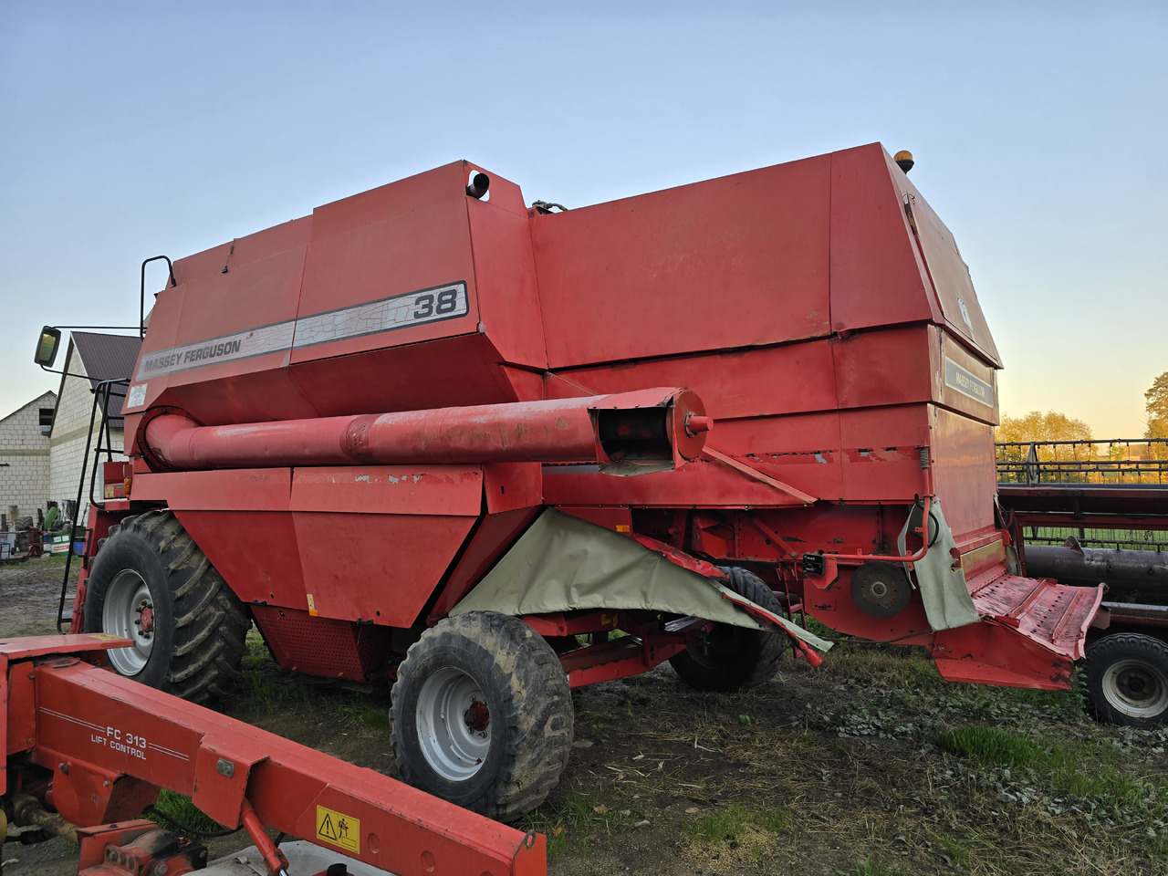 Massey-ferguson 38 - Biçerdöver: fotoğraf 5 Massey-ferguson 38 - Biçerdöver: fotoğraf 5
