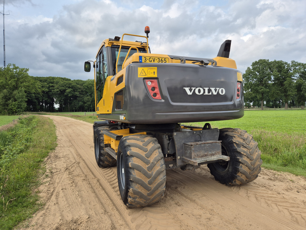 VOLVO EW 140 D - Tekerlekli ekskavatör: fotoğraf 3 VOLVO EW 140 D - Tekerlekli ekskavatör: fotoğraf 3