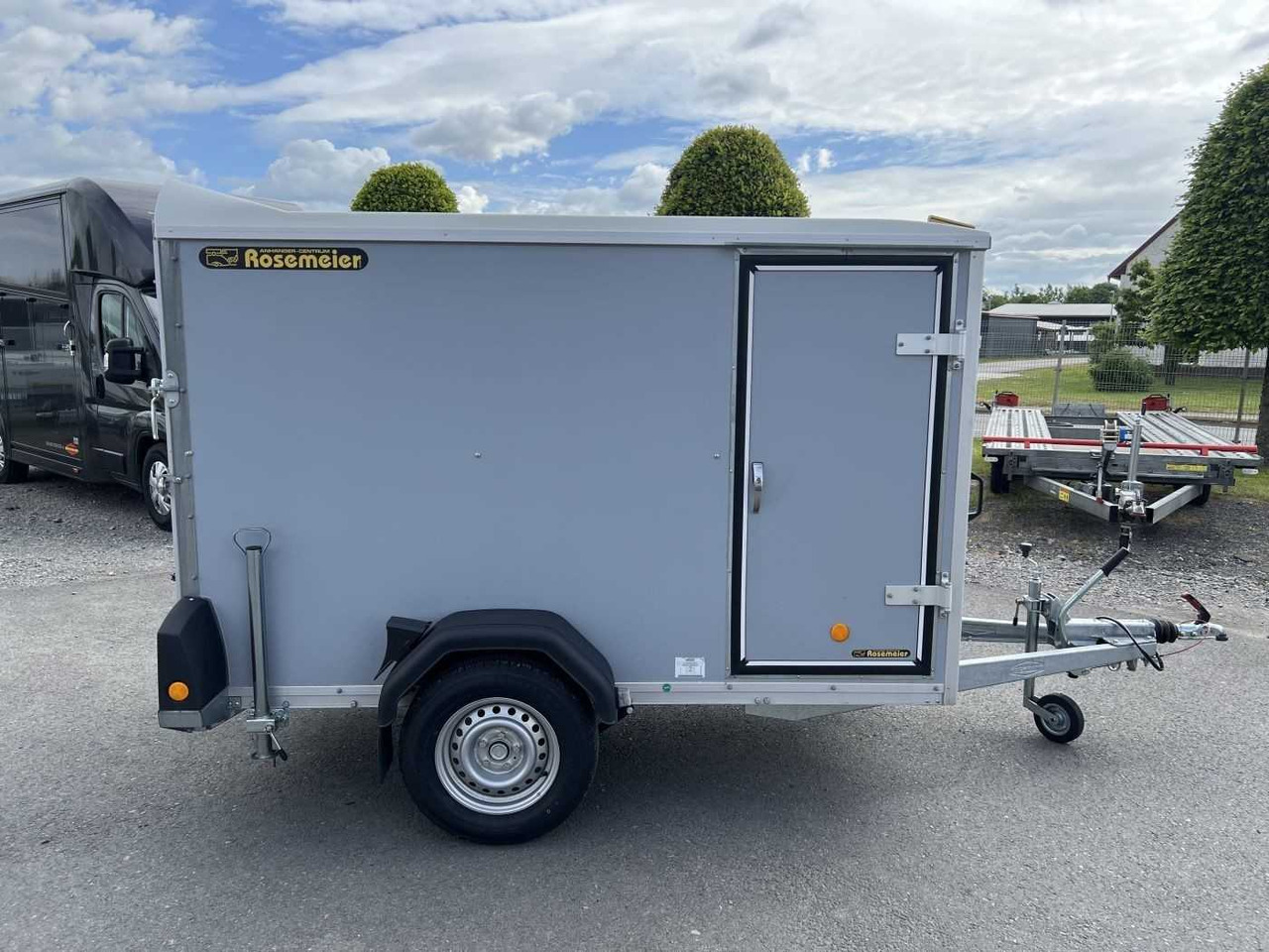 BOECKMANN KT 2513/135 F Tür TKL Stützen Kofferanhänger - Kapalı karoser römork: fotoğraf 2 BOECKMANN KT 2513/135 F Tür TKL Stützen Kofferanhänger - Kapalı karoser römork: fotoğraf 2