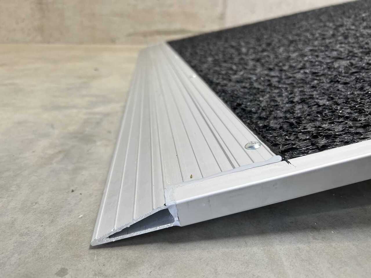 BOECKMANN KT-PB-AL 3015/15 M F Tür Kofferanhänger - Kapalı karoser römork: fotoğraf 4 BOECKMANN KT-PB-AL 3015/15 M F Tür Kofferanhänger - Kapalı karoser römork: fotoğraf 4