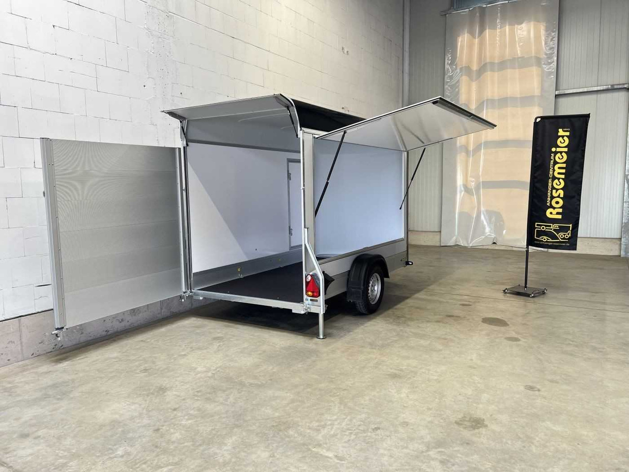 CHEVAL LIBERTE DEBON C300 Roadster Verk.Kl Tür Kofferanhänger - Büfe karavan: fotoğraf 4 CHEVAL LIBERTE DEBON C300 Roadster Verk.Kl Tür Kofferanhänger - Büfe karavan: fotoğraf 4