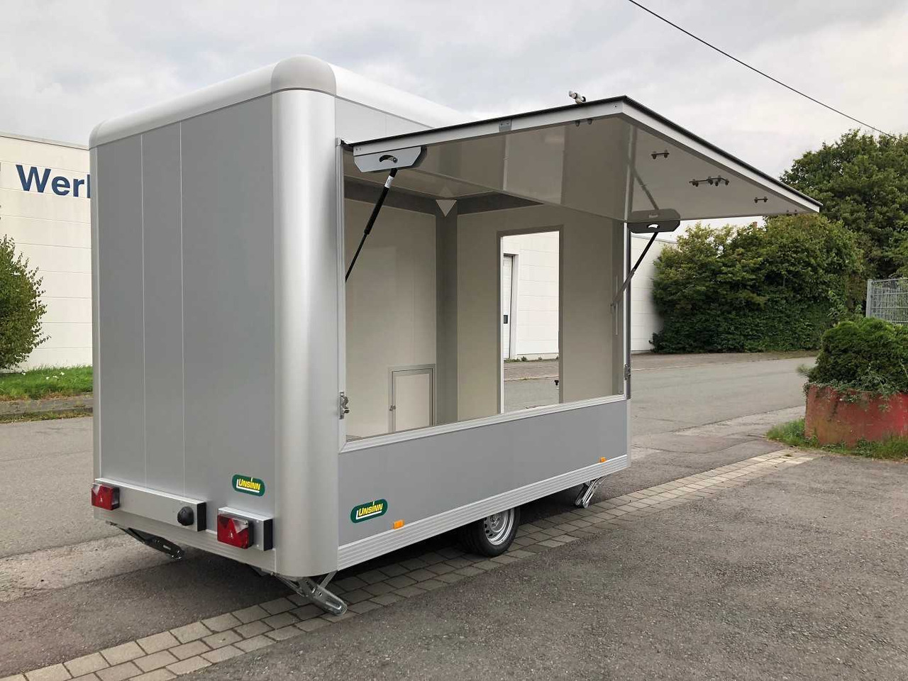 UNSINN VM 1836-13-2040 runde Ecken Verkaufsanhänger - Büfe karavan: fotoğraf 4 UNSINN VM 1836-13-2040 runde Ecken Verkaufsanhänger - Büfe karavan: fotoğraf 4
