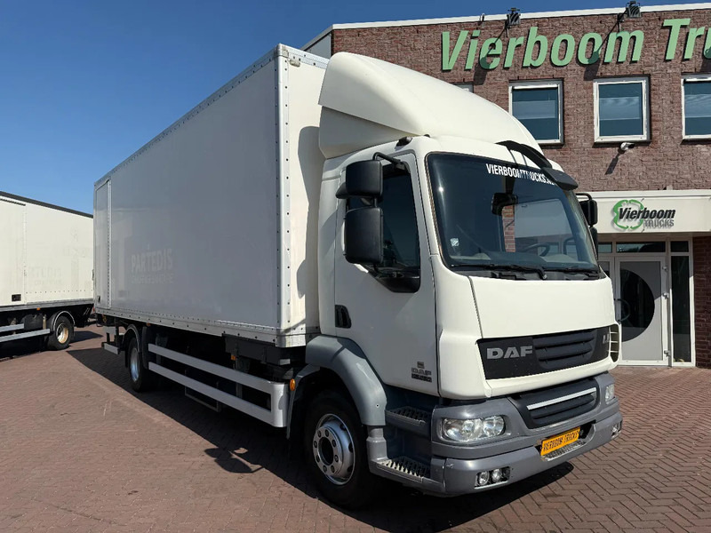 DAF LF 55.250 LF55-250 Box with lift / Manual gearbox Euro5 - Kapalı kasa kamyon: fotoğraf 1 DAF LF 55.250 LF55-250 Box with lift / Manual gearbox Euro5 - Kapalı kasa kamyon: fotoğraf 1