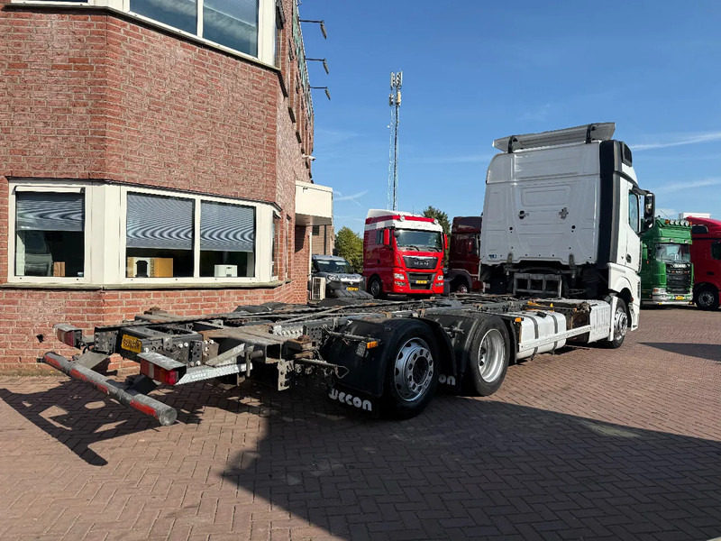Mercedes-Benz Actros Actros 2542LL 6X2 BDF / ACC / AHK/ TUV 8-2026 / NL TRUCK - Konteynır taşıyıcı/ Yedek karoser kamyon: fotoğraf 4 Mercedes-Benz Actros Actros 2542LL 6X2 BDF / ACC / AHK/ TUV 8-2026 / NL TRUCK - Konteynır taşıyıcı/ Yedek karoser kamyon: fotoğraf 4