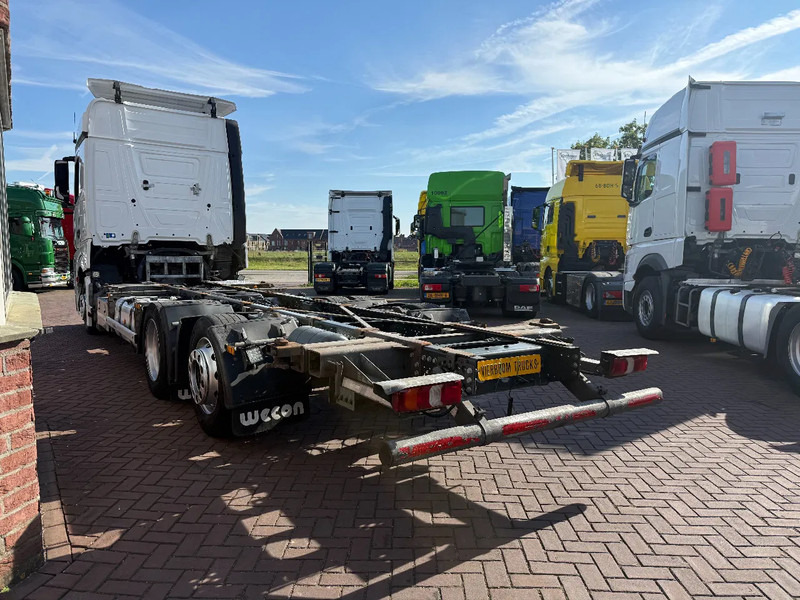 Mercedes-Benz Actros Actros 2542LL 6X2 BDF / ACC / AHK/ TUV 8-2026 / NL TRUCK - Konteynır taşıyıcı/ Yedek karoser kamyon: fotoğraf 3 Mercedes-Benz Actros Actros 2542LL 6X2 BDF / ACC / AHK/ TUV 8-2026 / NL TRUCK - Konteynır taşıyıcı/ Yedek karoser kamyon: fotoğraf 3