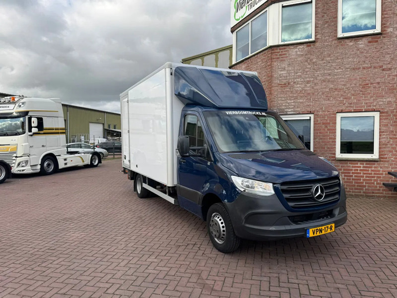 Mercedes-Benz Sprinter Sprinter 515CDI bakwagen met klep / automaat / MBUX /Navi / Airco / Camera / Top - Kapalı kasa kamyonet: fotoğraf 1 Mercedes-Benz Sprinter Sprinter 515CDI bakwagen met klep / automaat / MBUX /Navi / Airco / Camera / Top - Kapalı kasa kamyonet: fotoğraf 1