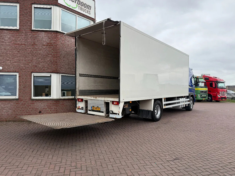 Volvo FM 260 FM9-260 4X2 / Schaltgetriebe / Koffer mit Ladebordwand / Schaltgetriebe / Euro3 - Kapalı kasa kamyon: fotoğraf 4 Volvo FM 260 FM9-260 4X2 / Schaltgetriebe / Koffer mit Ladebordwand / Schaltgetriebe / Euro3 - Kapalı kasa kamyon: fotoğraf 4