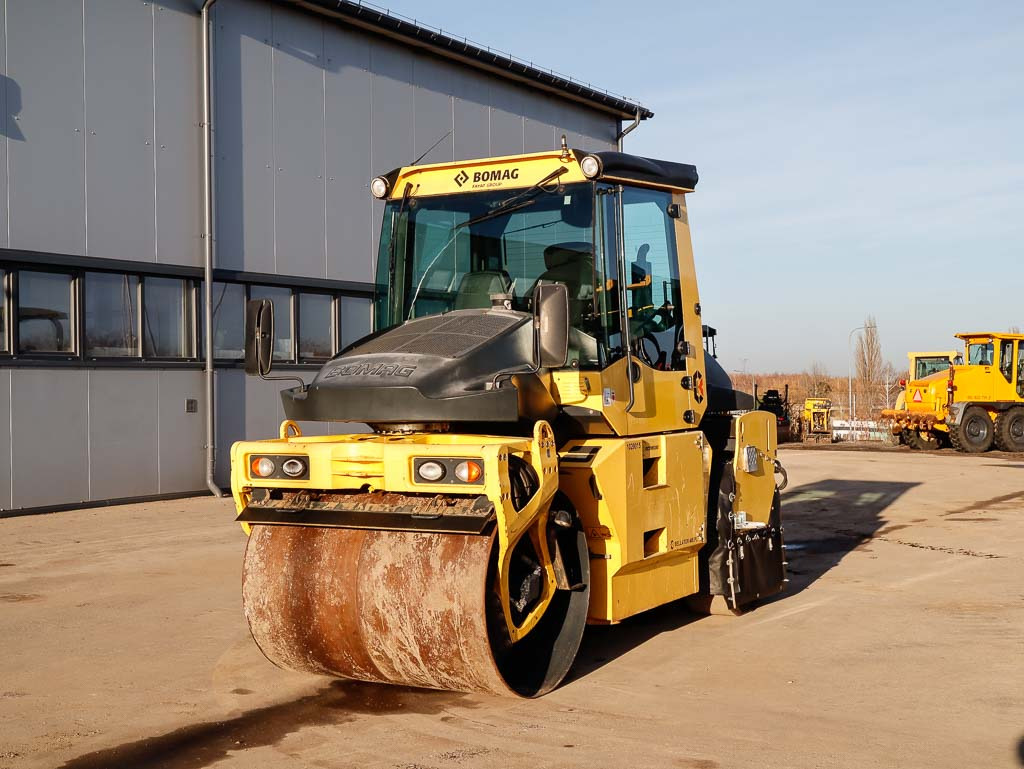 BOMAG BW 154 ACP-4 - Kombine silindir: fotoğraf 2 BOMAG BW 154 ACP-4 - Kombine silindir: fotoğraf 2