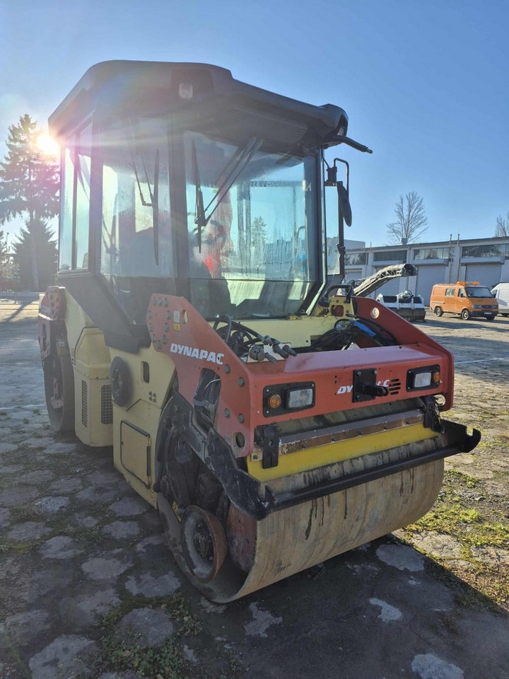 DYNAPAC CC 234HF - Yol silindiri: fotoğraf 2 DYNAPAC CC 234HF - Yol silindiri: fotoğraf 2