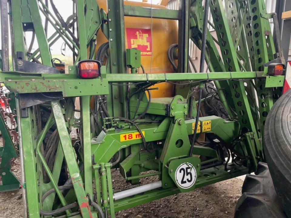 Amazone UG 3000 - Çekilir pülverizatör: fotoğraf 4 Amazone UG 3000 - Çekilir pülverizatör: fotoğraf 4