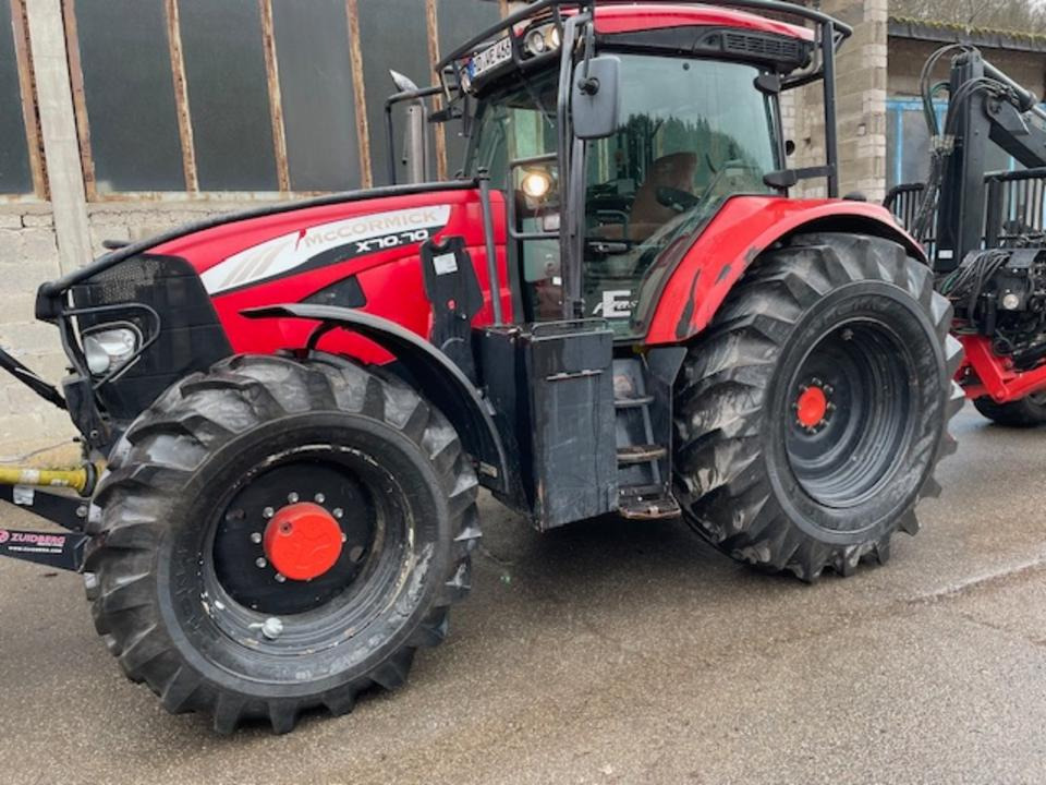 Forst-Traktor MC Cormick X70.70 - Orman traktörü: fotoğraf 1 Forst-Traktor MC Cormick X70.70 - Orman traktörü: fotoğraf 1