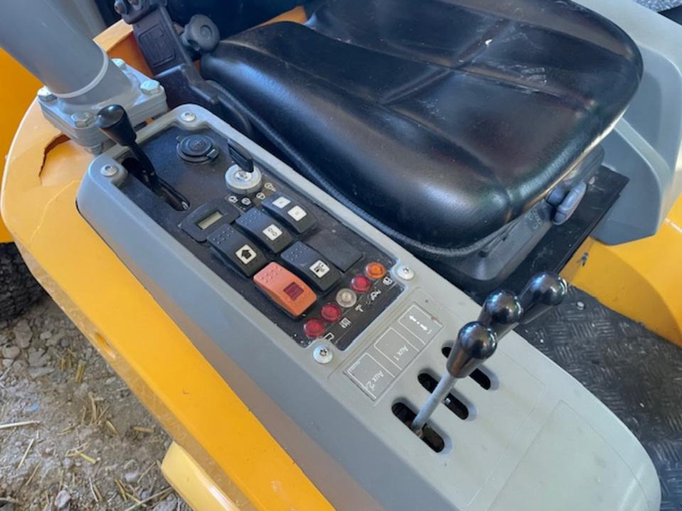 Stiga Titan 26H Diesel-Aufsitzrasenmäher mit Frontmähwerk - Çim biçme makinesi: fotoğraf 5 Stiga Titan 26H Diesel-Aufsitzrasenmäher mit Frontmähwerk - Çim biçme makinesi: fotoğraf 5
