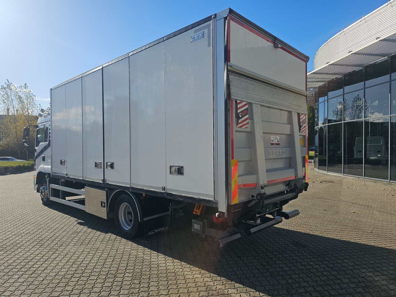 MAN TGM 15.290 - Kapalı kasa kamyon: fotoğraf 3 MAN TGM 15.290 - Kapalı kasa kamyon: fotoğraf 3