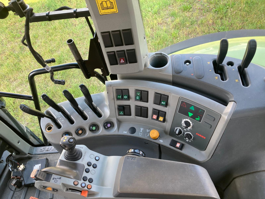 CLAAS Axion 840 - Traktör: fotoğraf 5 CLAAS Axion 840 - Traktör: fotoğraf 5