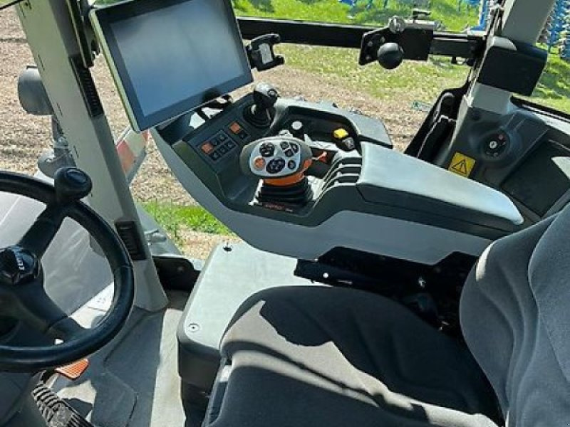 CLAAS Xerion 4200 Trac VC - Traktör: fotoğraf 2 CLAAS Xerion 4200 Trac VC - Traktör: fotoğraf 2