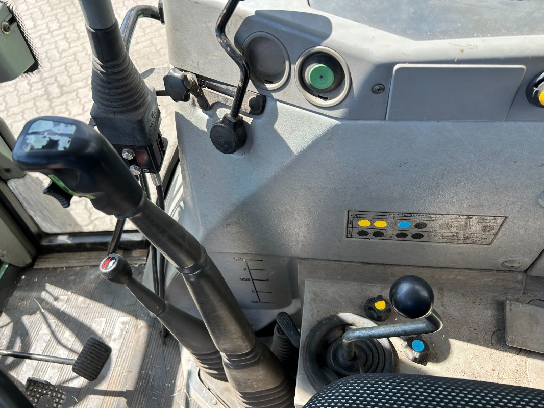 Traktör Fendt Farmer 310: fotoğraf 8 Traktör Fendt Farmer 310: fotoğraf 8