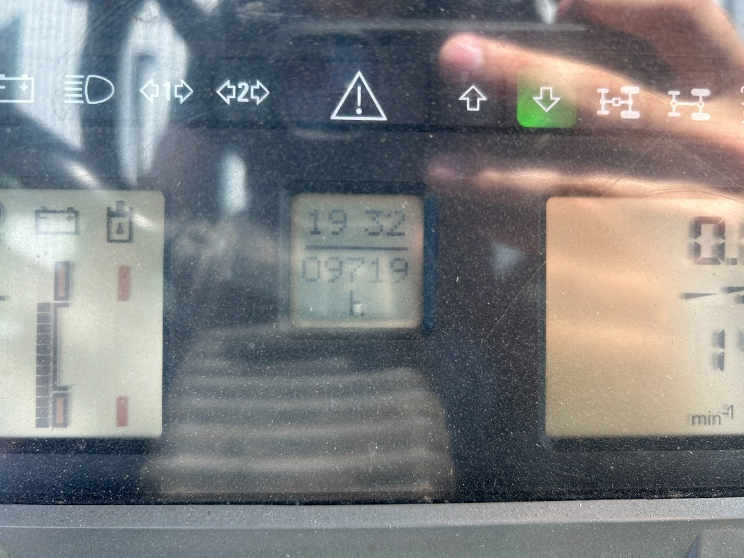 Traktör Fendt Farmer 310: fotoğraf 9 Traktör Fendt Farmer 310: fotoğraf 9