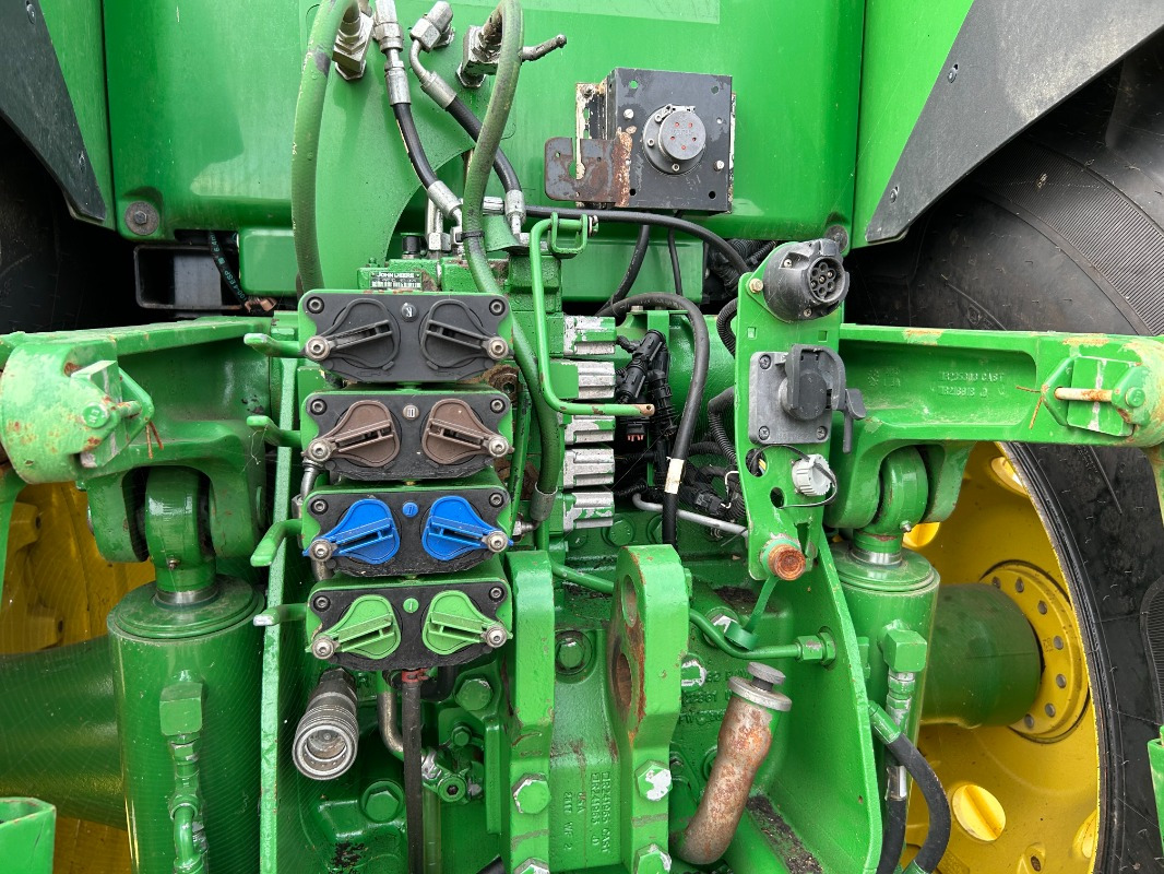 John Deere 8310R - Traktör: fotoğraf 2 John Deere 8310R - Traktör: fotoğraf 2